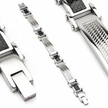 Bracelet homme acier avec gravures et fibre de carbone