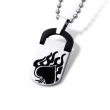 Pendentif homme acier plaque pique enflamm�