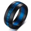 Bague homme acier noire a bandeau de carrés bleus