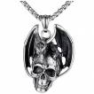 Pendentif homme dragon pos� sur un crane humain en acier