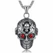 Pendentif homme acier tête de mort à crane sur le front et yeux rouges