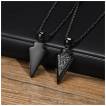 Pendentif homme noir en forme de flèche viking en acier