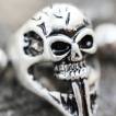 Piercing cartilage t�te de mort masqu�e