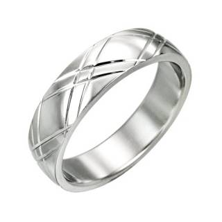 Bague homme acier � lignes griff�es