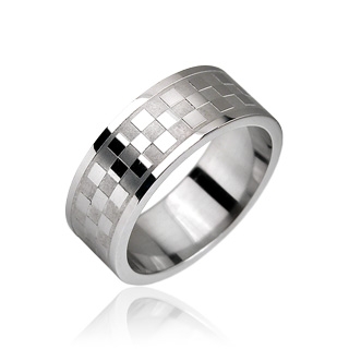 Bague homme acier avec damier en relief