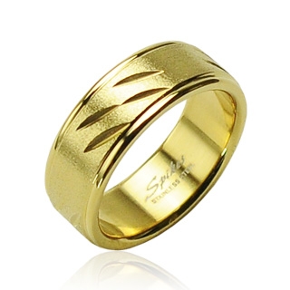 Bague homme en acier dor� avec rainures sur bandeau sabl�
