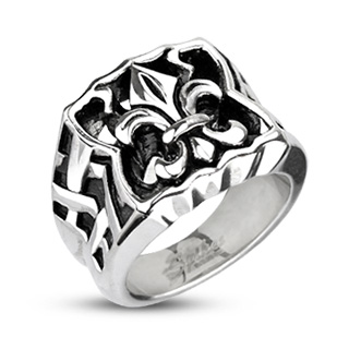 Bague homme acier style chevali�re �cras� � fleur de lys