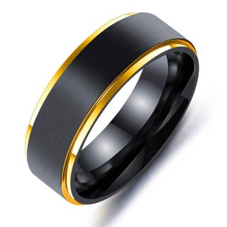 Bague homme en acier noir bross� � bords dor�es