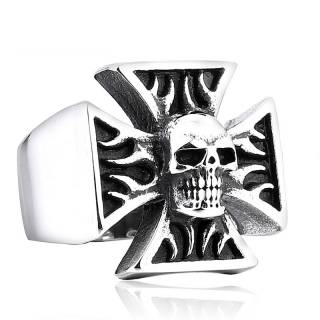 Bague homme gothique en acier avec croix de malte � crane