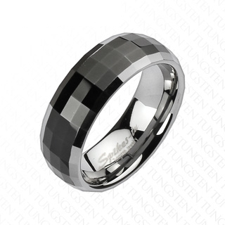 Bague homme en tungstene � facettes avec bandeau central noir
