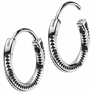 Cr�oles modernes twist�es en acier � motif fl�ch�