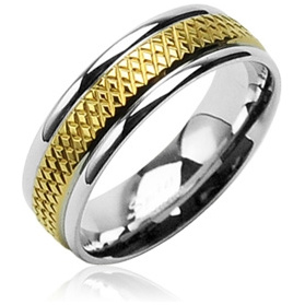 Bague mixte en acier � bande de losanges dor�s