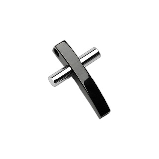 Pendentif homme acier croix silver et noir laqu�
